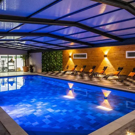 Ibis Saint-nazaire - טריניאק