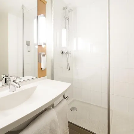 Ibis Saint-nazaire - Hotell 3*