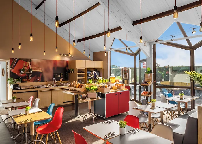 宜必思圣纳扎尔特里纳克酒店 3* 特里尼亚克